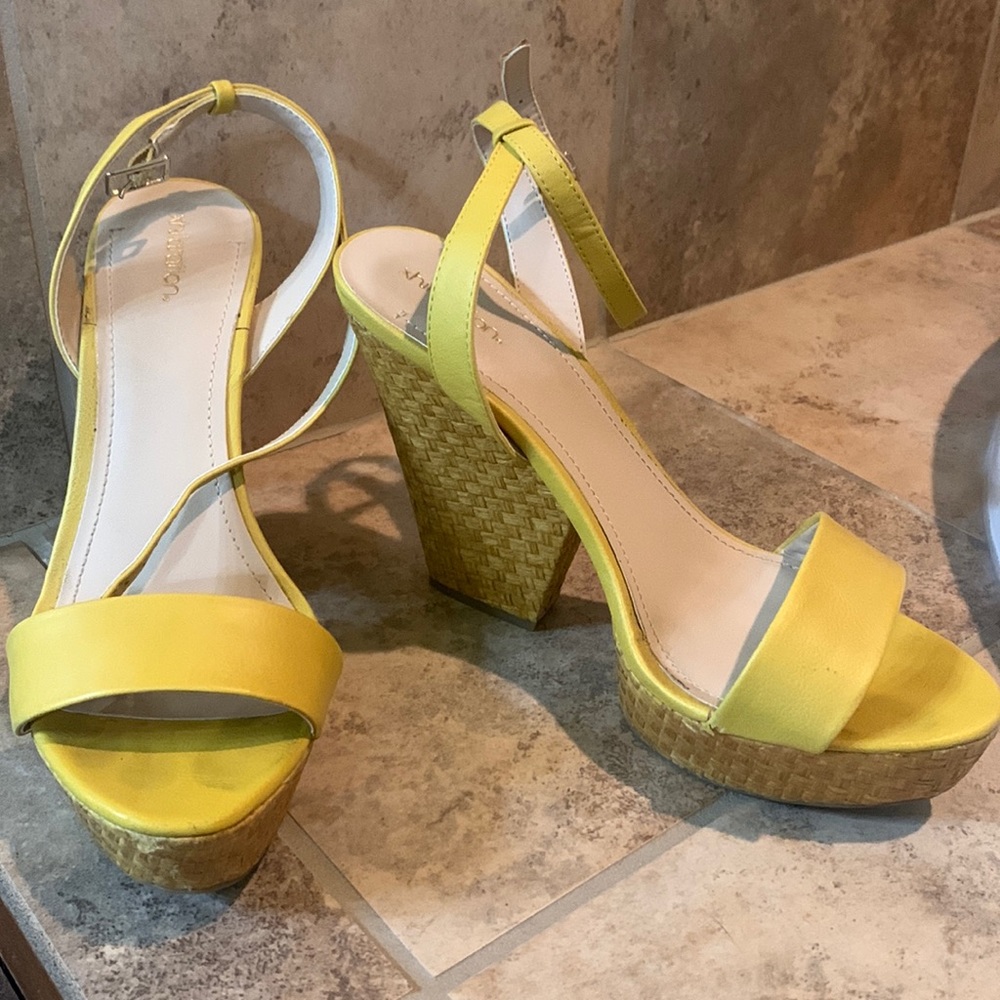 Yellow sandals 5” heels